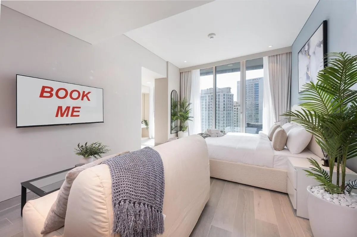 Pristine Studio With Spectacular View In Dubai Marina Apartment