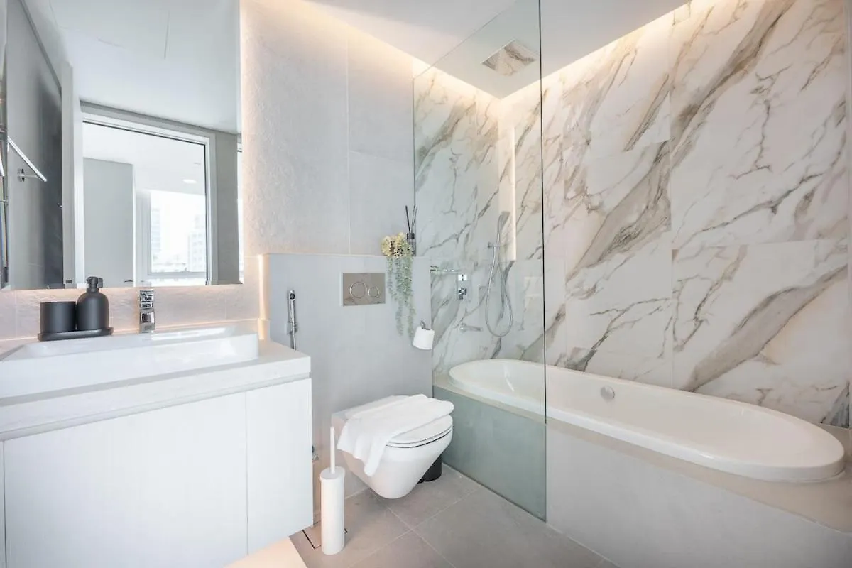 Pristine Studio With Spectacular View In Dubai Marina